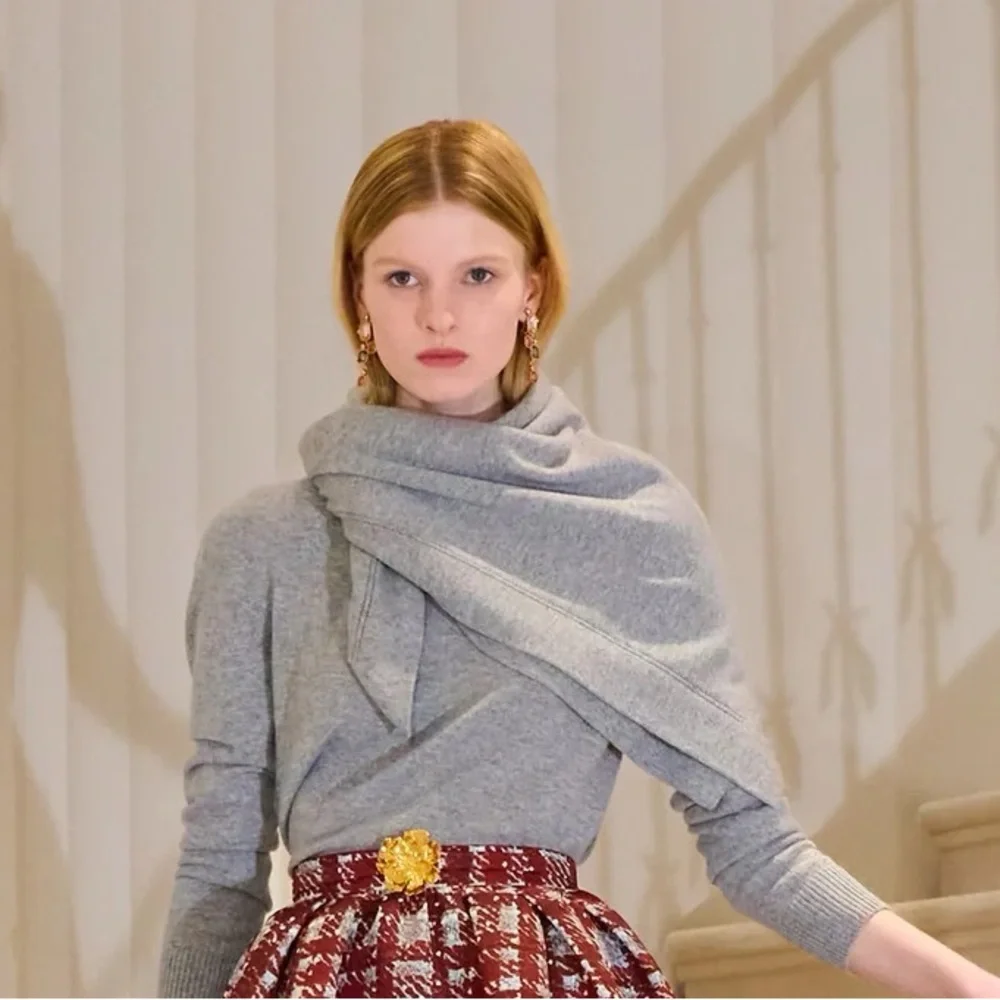 Oscar de la Renta artfully designed